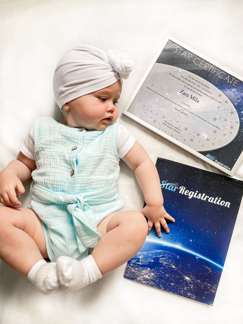 Baby erhält eine Sterntaufen Geschenkset